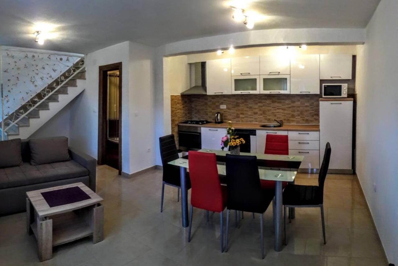 Holiday Apartments Maslina Paho Babino Polje Экстерьер фото