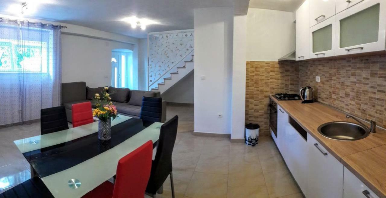 Holiday Apartments Maslina Paho Babino Polje Экстерьер фото